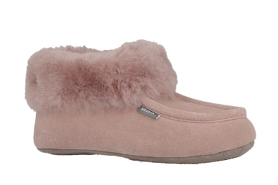 Axelda footwear