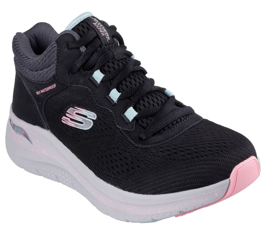 SKECHERS